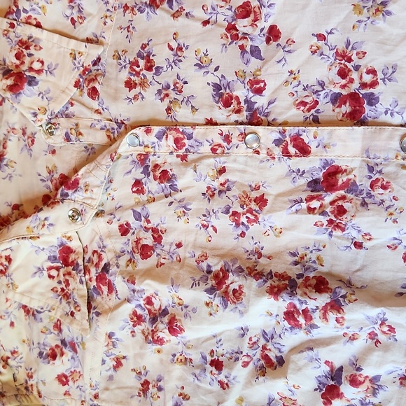 DCC | Floral Button Down - Picture 2 of 9